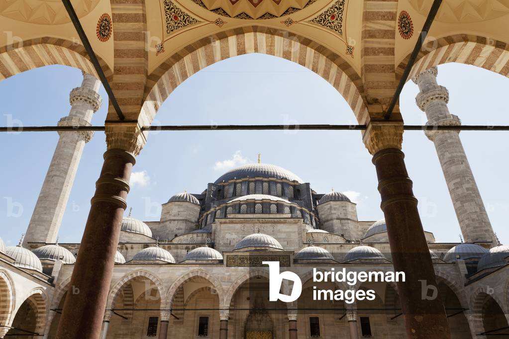 Suleymaniye Mosque in Bazaar District, Istanbul, Turkey (photo)