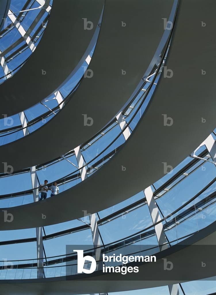 People on Walkway Inside Reichstag Dome (photo)