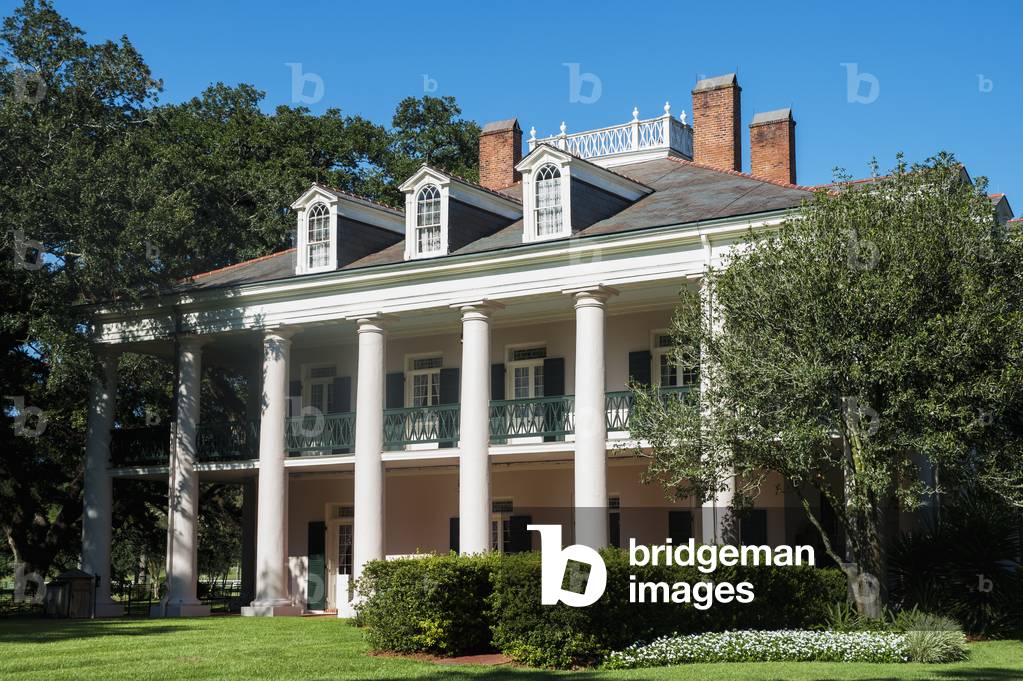 USA, Louisiana, Oak Alley Plantation, Vacherie, Colonial style house (photo)