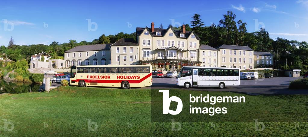 Glengarriff, Co Cork, Ireland, Tourist Busses (photo)
