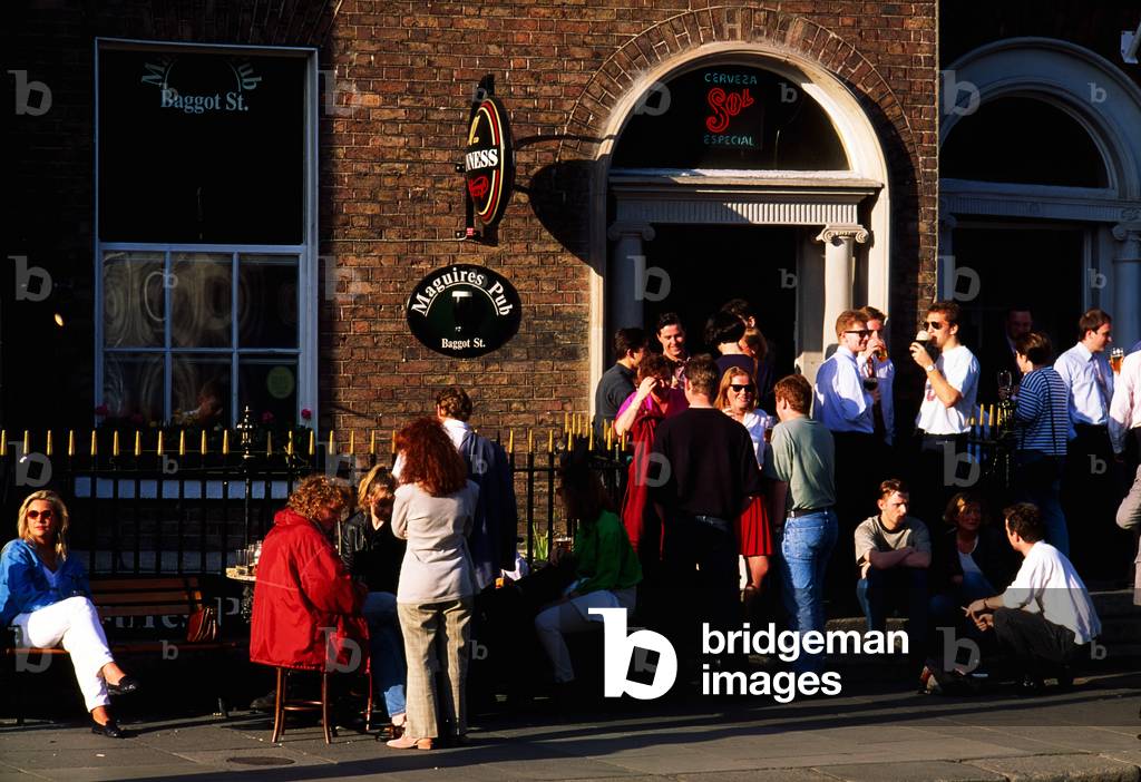 Dublin, Co Dublin, Ireland, Baggot Street, Maguires Pub (photo)