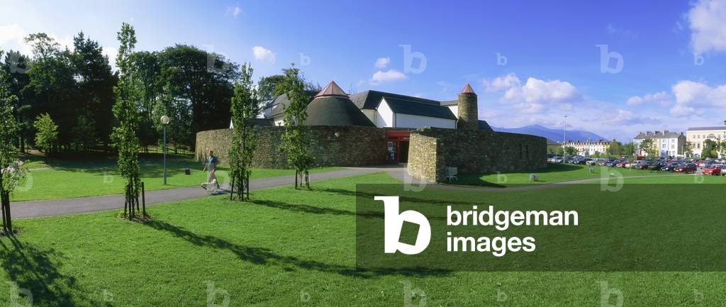 Tralee, Co Kerry, Ireland, Tralee Theatre With Brandon Hotel (photo)