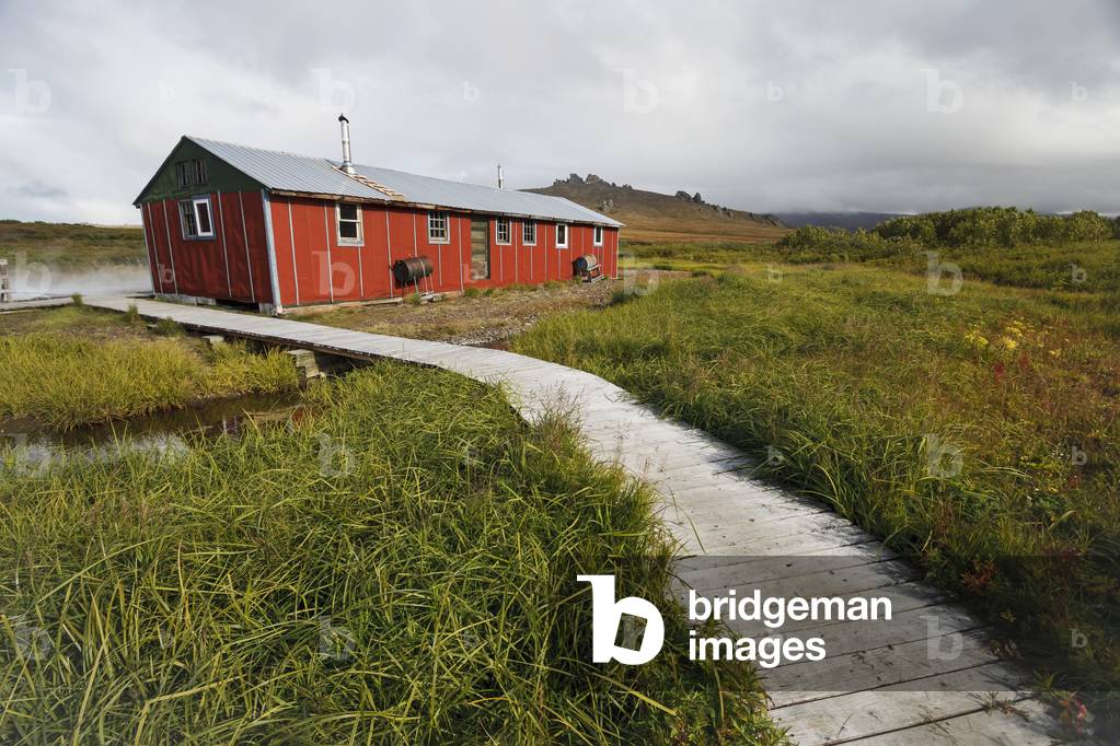 Public Shelter At Serpentine Hot Springs, Bering Land Bridge National Preserve (National Park) Northwest Alaska, Arctic, Usa, Autumn (photo)