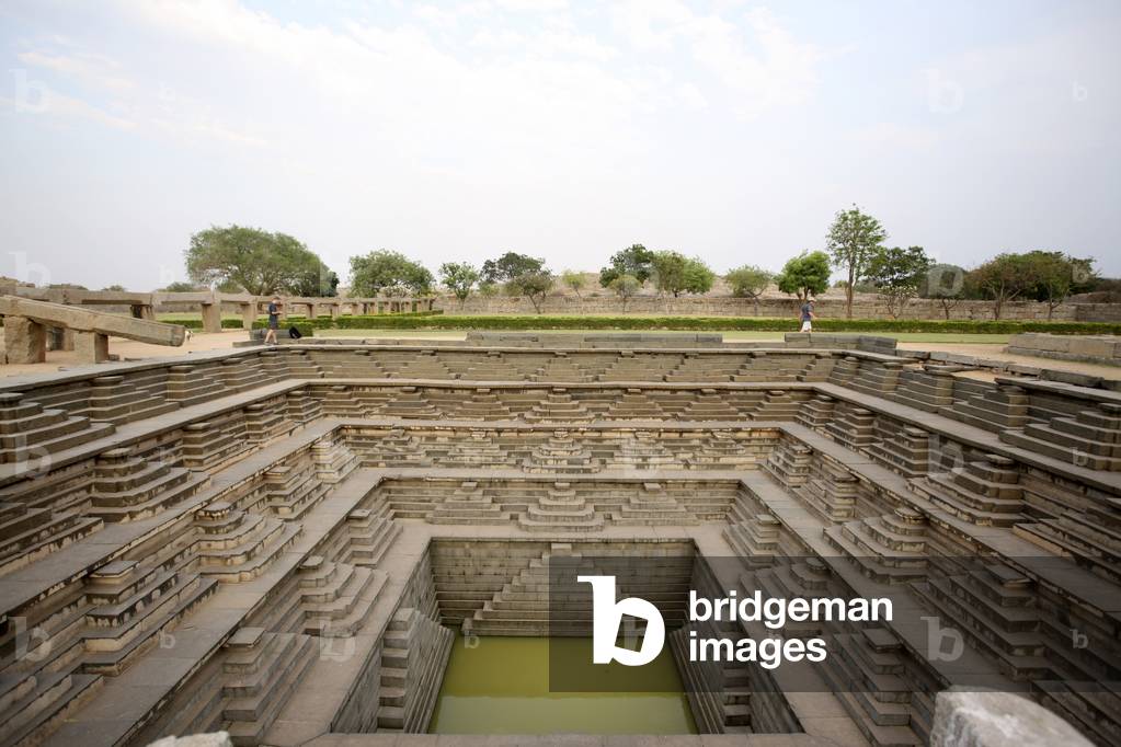 Step well, Hampi, Karnataka, India (photo)
