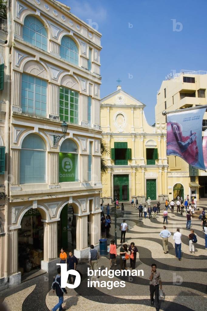 Street Scene with St. Dominics Church (photo)
