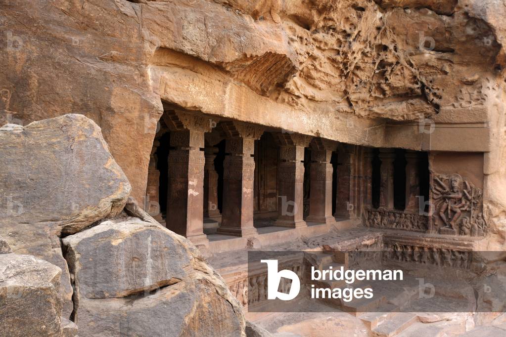 Cave temples, Badami, Karnataka, India (photo)