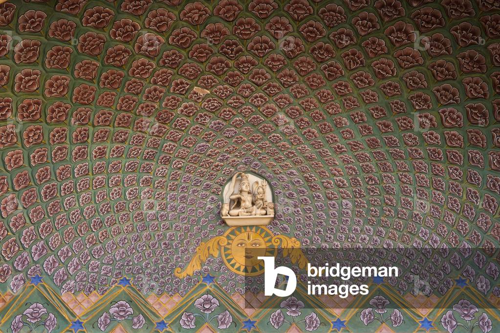 Detail of doorway in the City Palace, Jaipur, Rajasthan, India (photo)