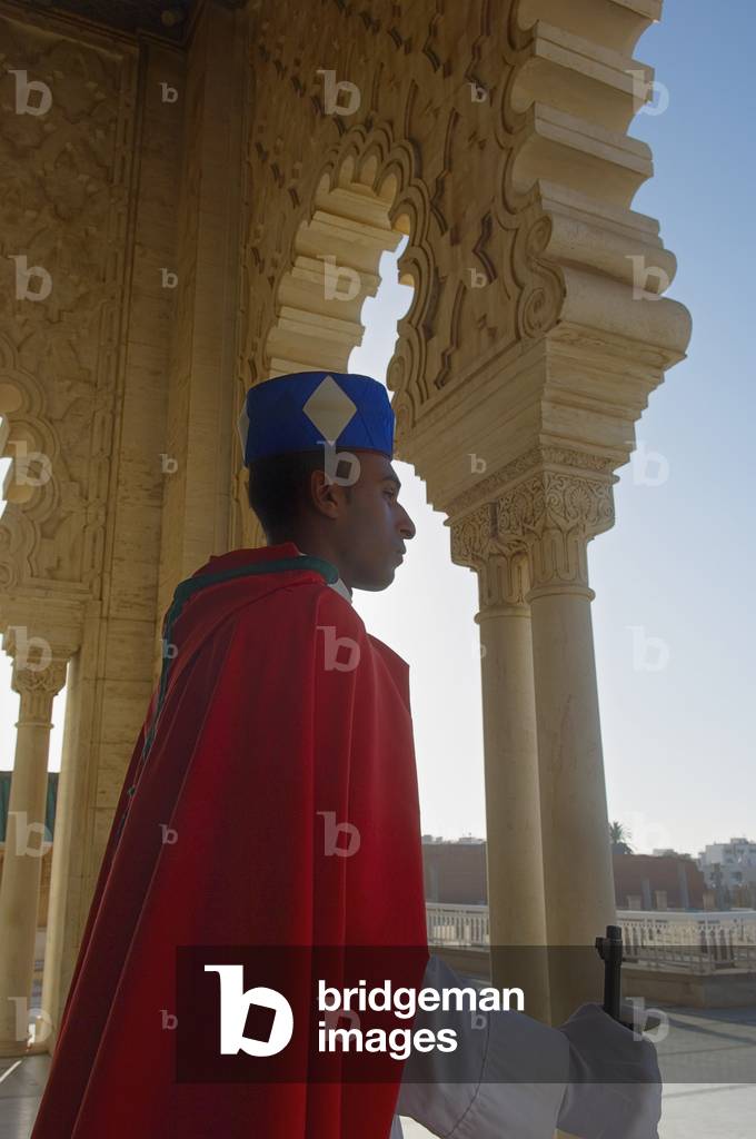 Royal Guard at Mohammed V Mausoleum (photo)