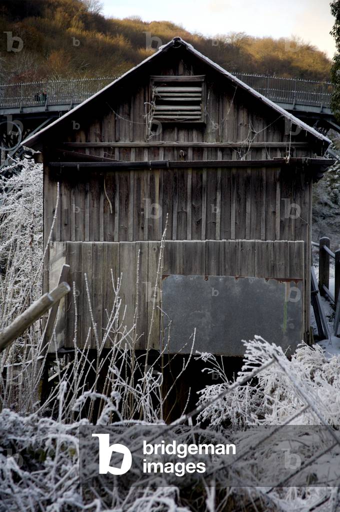 Hoar frost on shed, Ironbridge, Shropshire, England (photo)