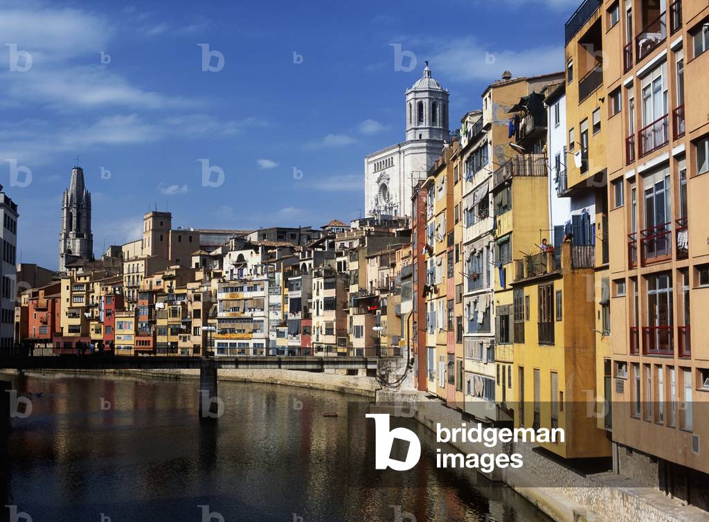 Riu Onyar River  and Buildings, Girona, Spain (photo)