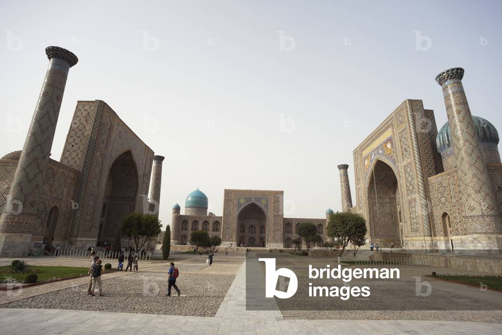 Registan Square, Samarkand, Uzbekistan (photo)