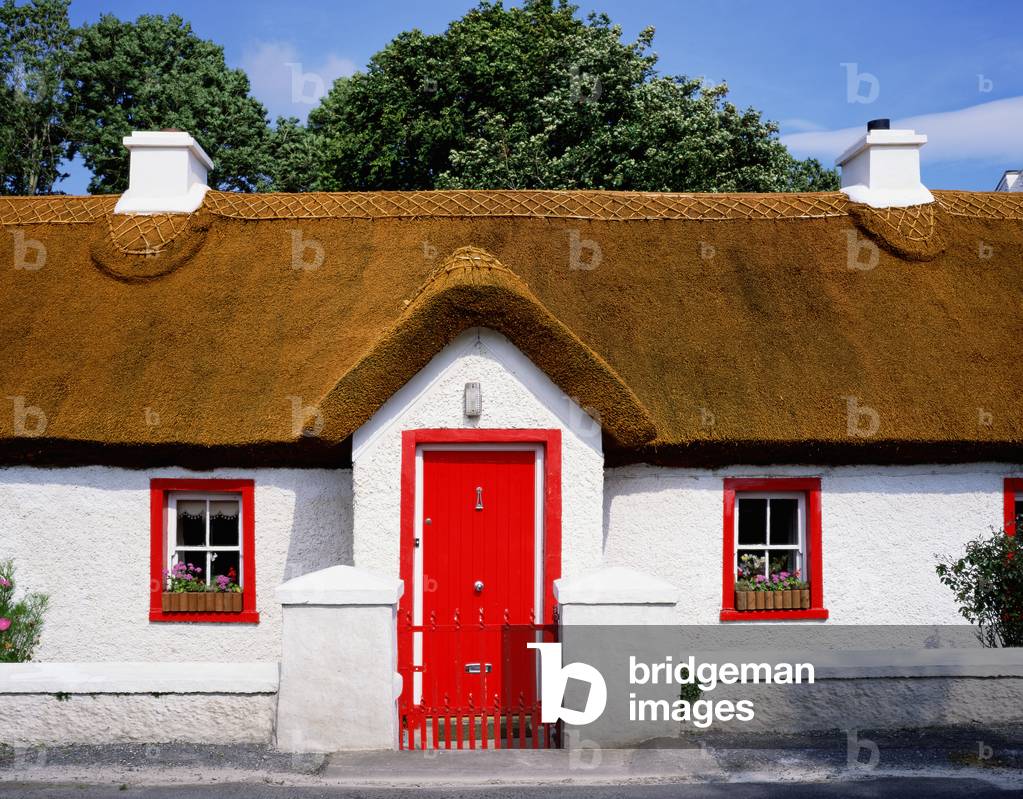 Thatched Cottage, Co. Sligo, Ireland (photo)