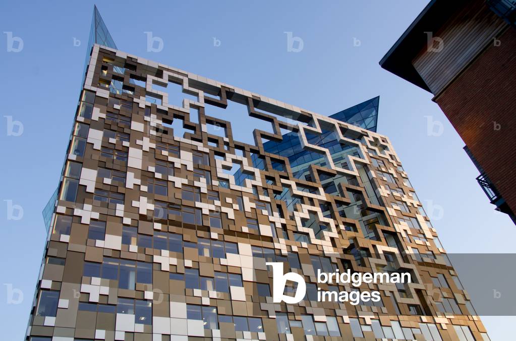 UK, England, Birmingham, Cube and Canal District (photo)