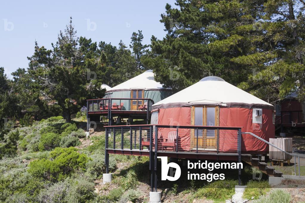 Round buildings covered with a fabric and a balcony on the front, California, USA (photo)