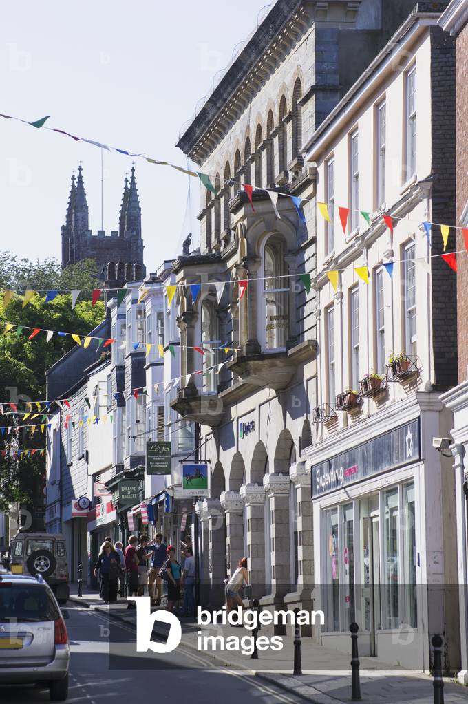 Pedestrians and shops, Devon, England, UK  (photo)