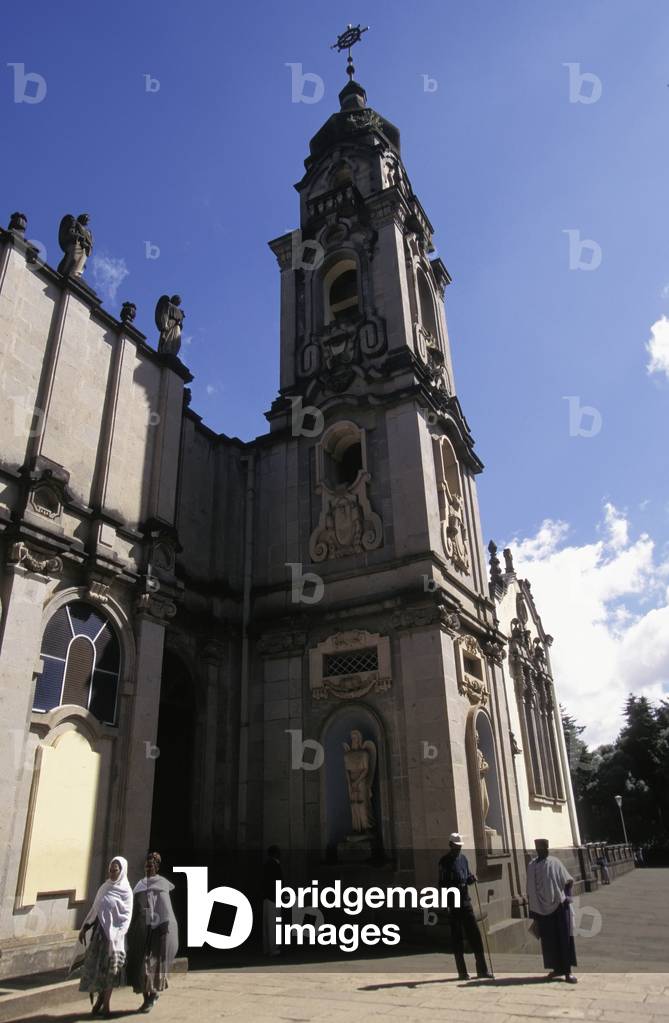 Street City Scene with Facade of Church (photo)