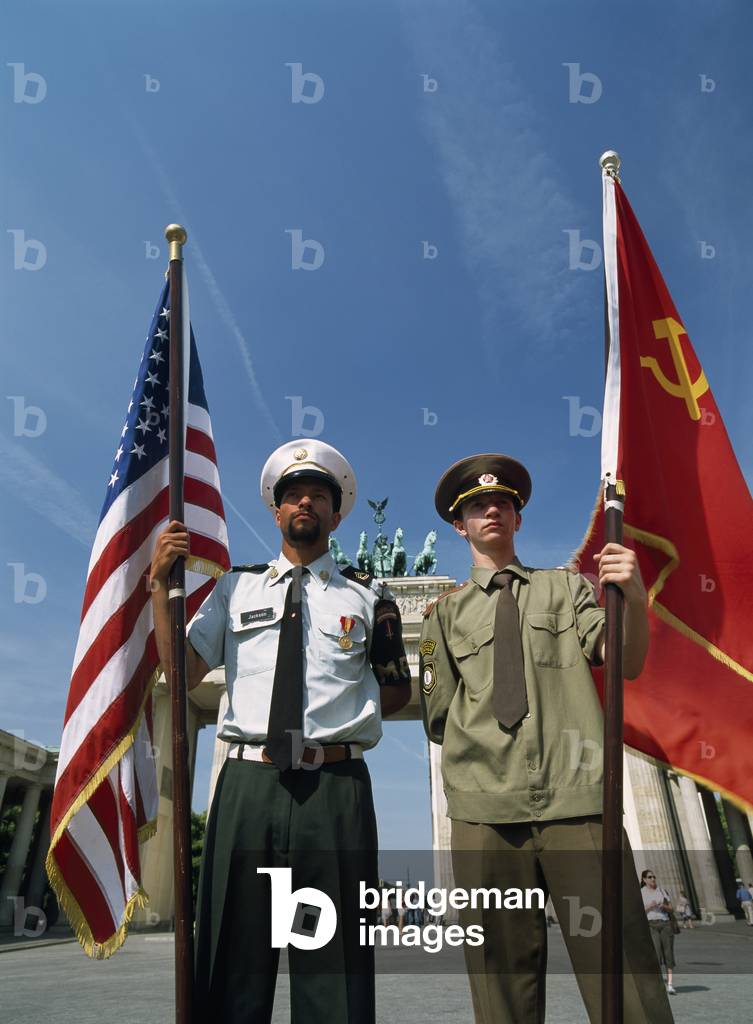 Soldiers in Front of Brandenburg Gate, Berlin, Germany (photo)