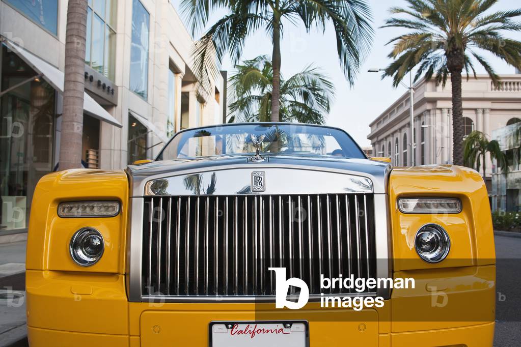 Front View of Yellow Limousine, California, USA (photo)