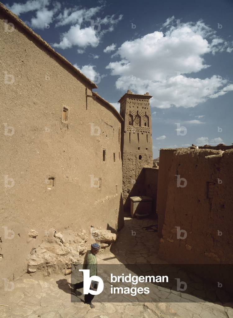 Man Walking Through The Alleys of Ait (photo)