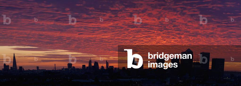 Panoramic Sunset Over City of London and Canary Wharf, London, England, UK  (photo)