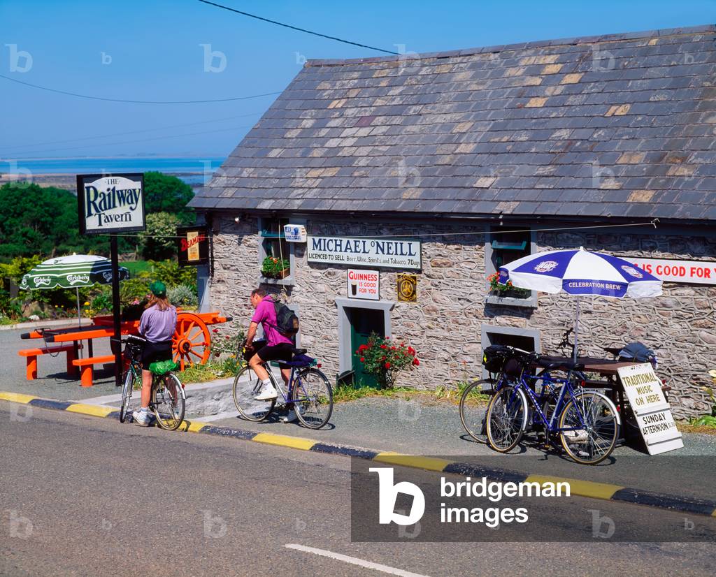 The Railway Tavern, Near Camp, Dingle Peninsula, Co Kerry, Ireland (photo)