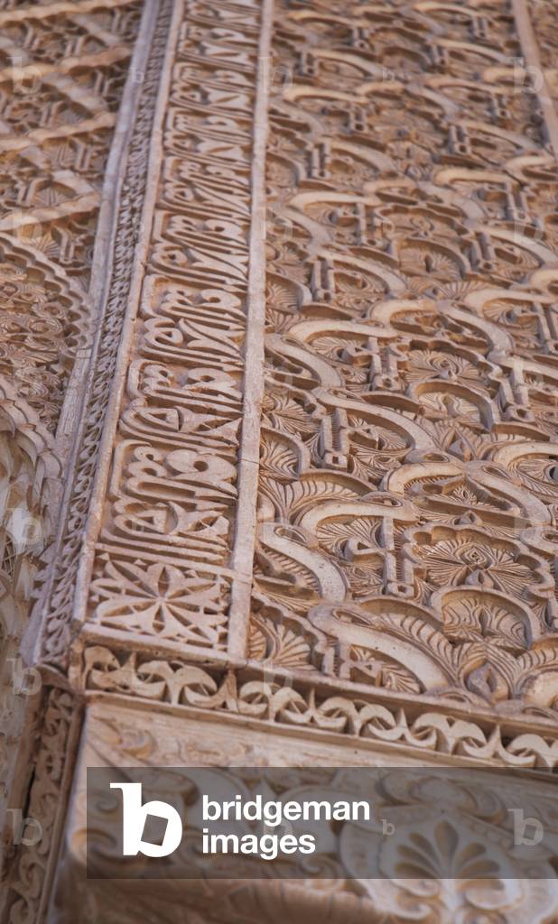 Morocco, Saadian Tombs, Marrakech, islamic traditional engravings, Column elaborately decorated (photo)