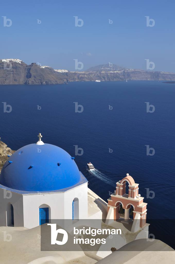 The town of Fira, the capital of the island of Santorini (classically Thera, officially Thira) in the Cyclades island group of Greece, Fira, Island of Santorini, Greece (photo)