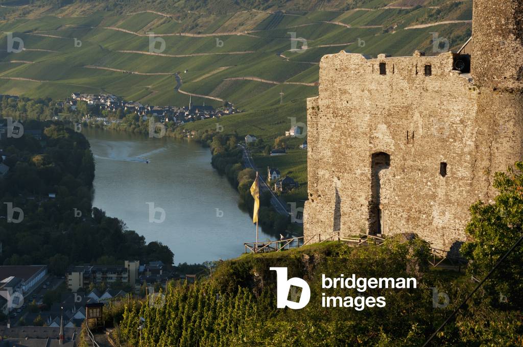 Landshut Castle, Mosel valley, Bernkastel-Kues, Rhineland-Palatinate, Germany (photo)