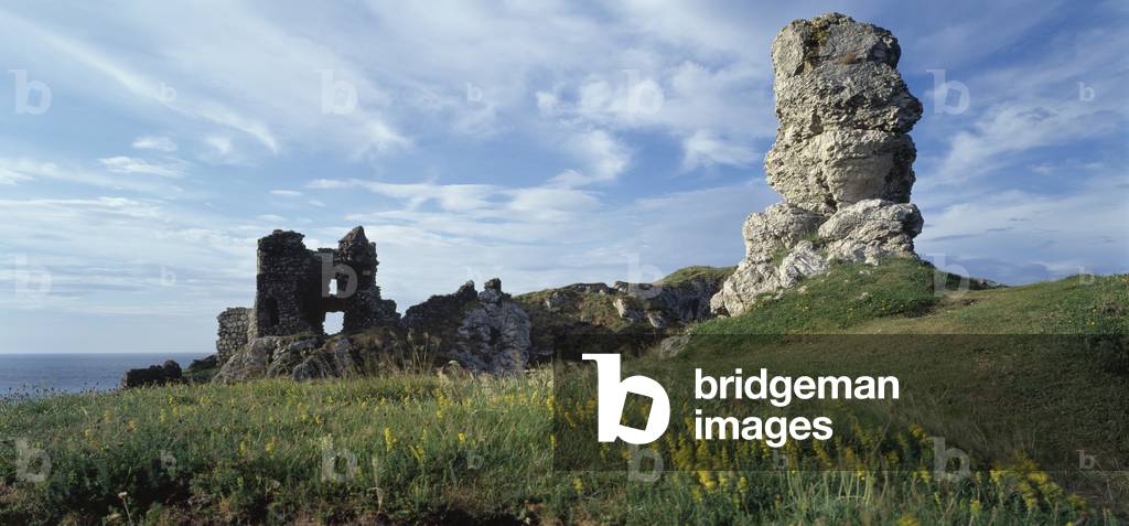 Co Antrim, Kinbane Castle, Outside Ballycastle (photo)