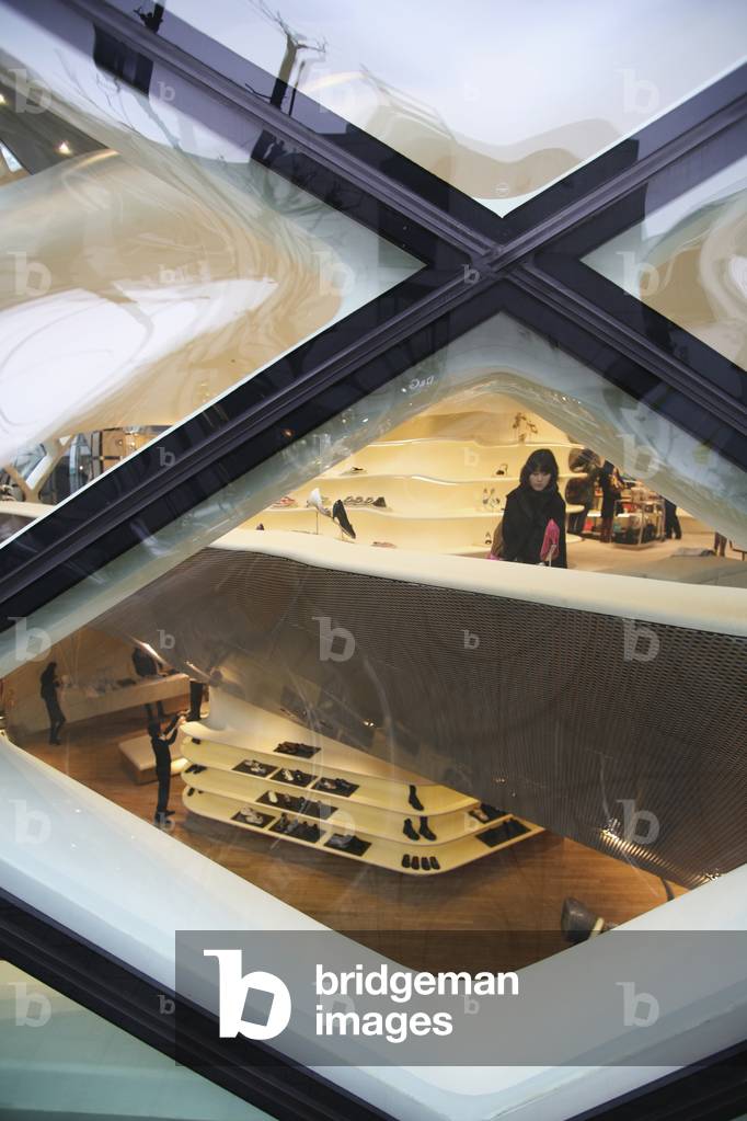 Prada Boutique on Omotesando Avenue, Tokyo, Japan (photo)