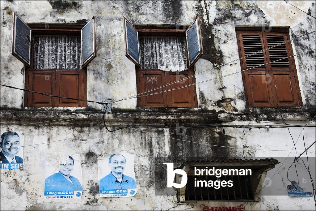 Exterior of a Dilapidated Building, Stonetown, Zanzibar, Africa (photo)