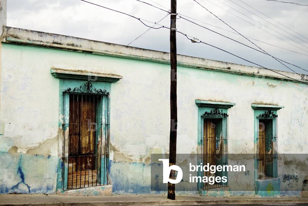 Run-Down Building Exterior, Mexico (photo)