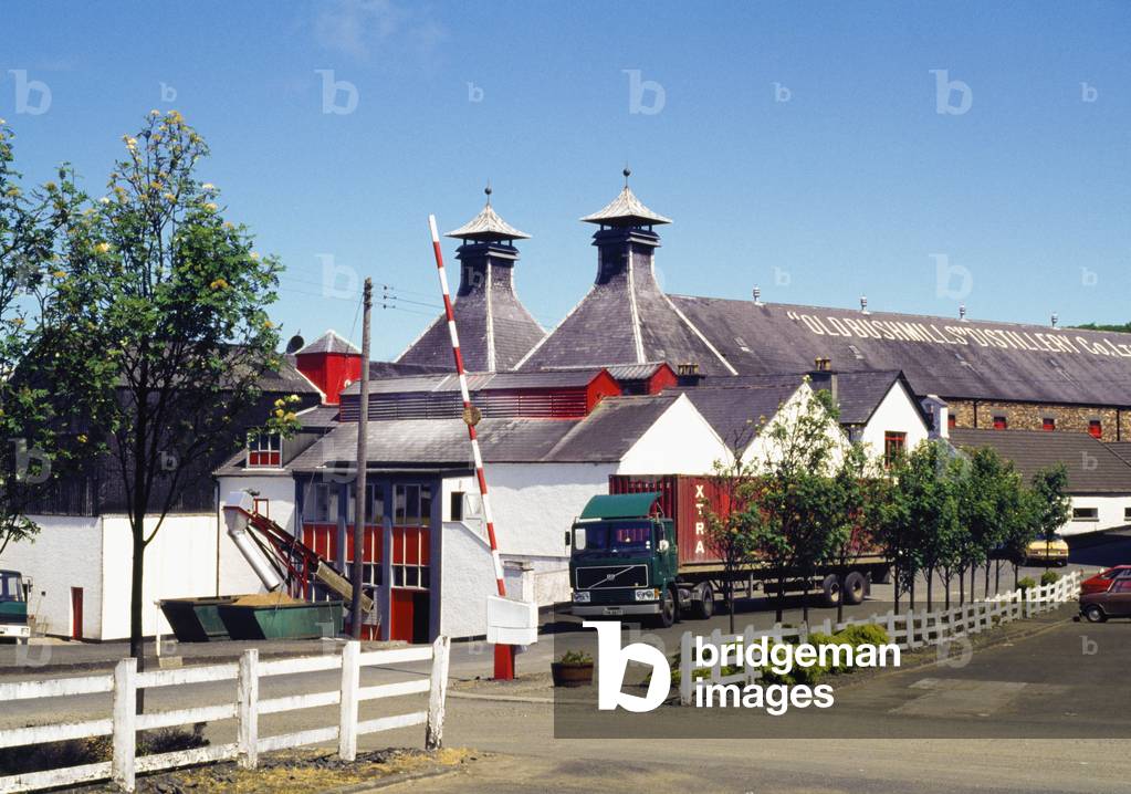 Co Antrim, Northern Ireland, Bushmills Factory (photo)