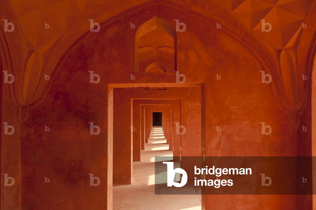 Corridor of sandstone in buildings beside the Taj Mahal, Agra, India (photo)