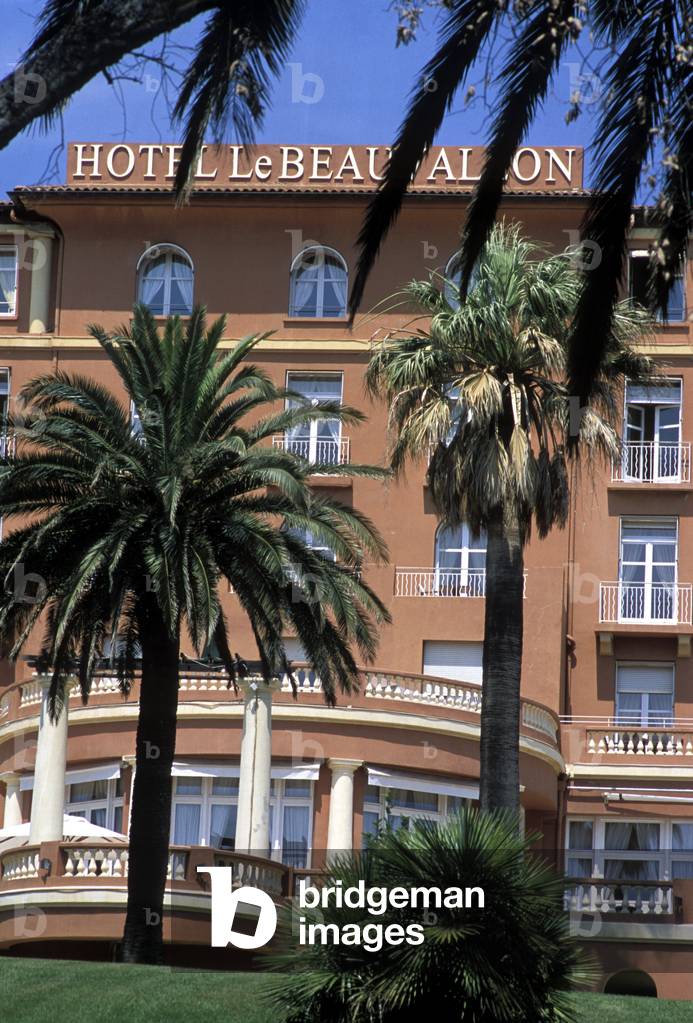 Exterior of Le Beauvallon, St. Tropez, France (photo)