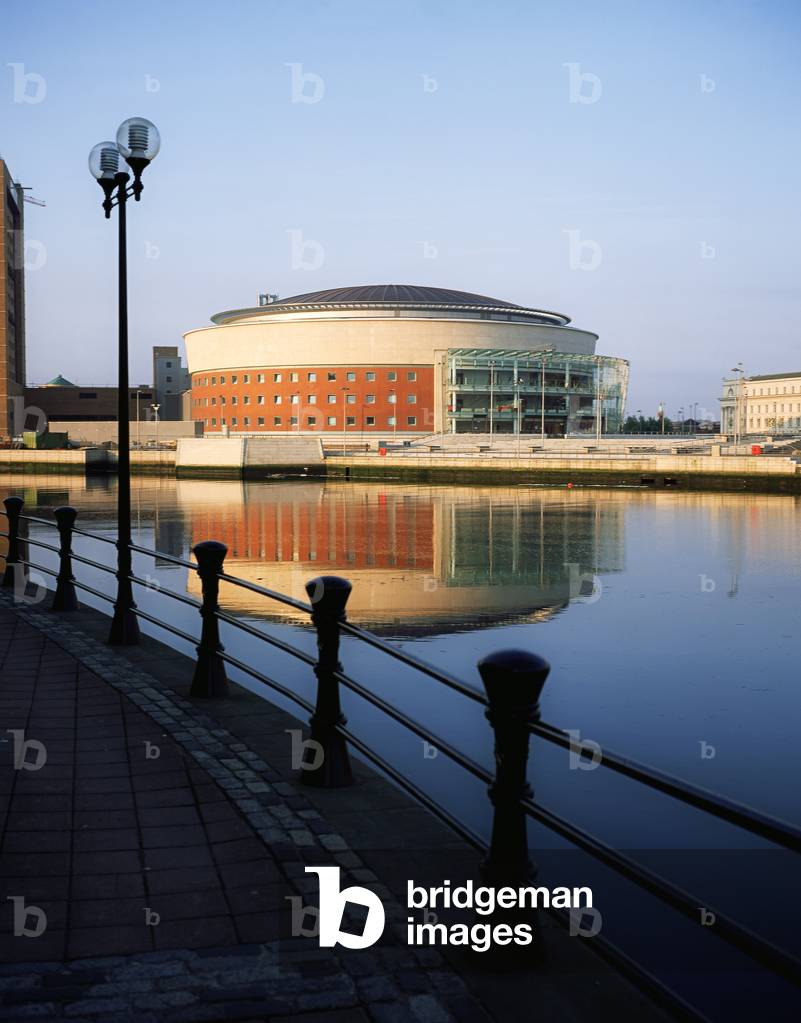 Waterfront Hall On The River Lagan, Belfast, Ireland (photo)