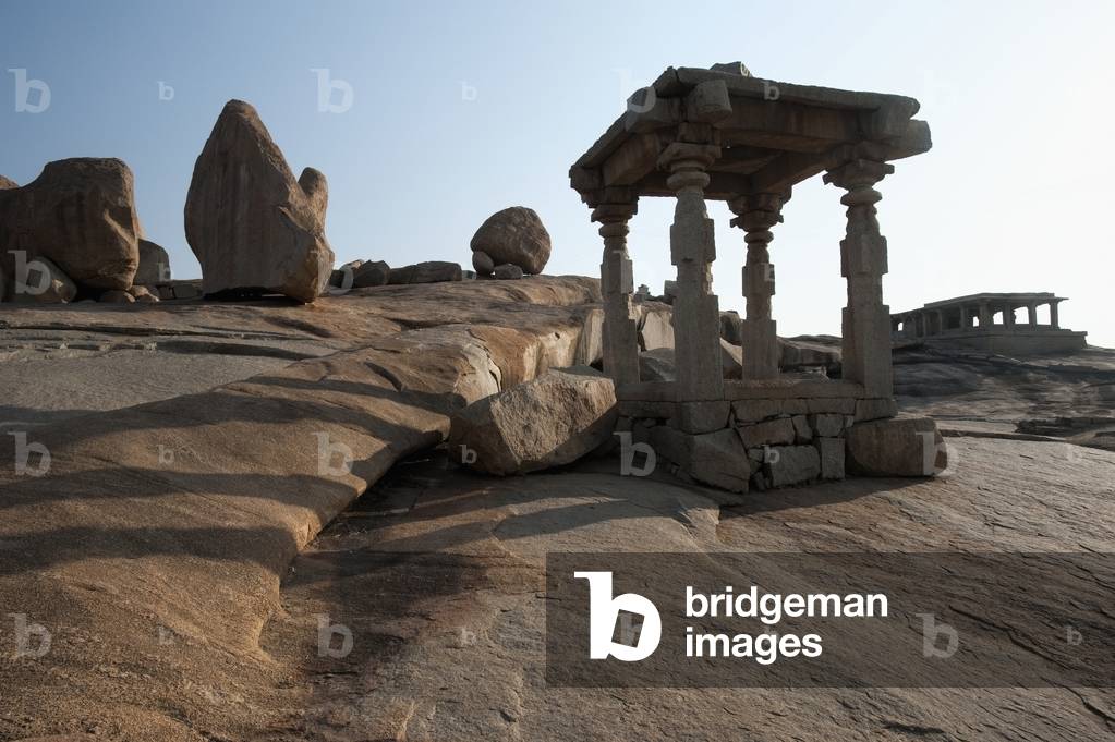 Religious structures on rock, Hampi, Karnataka, India (photo)