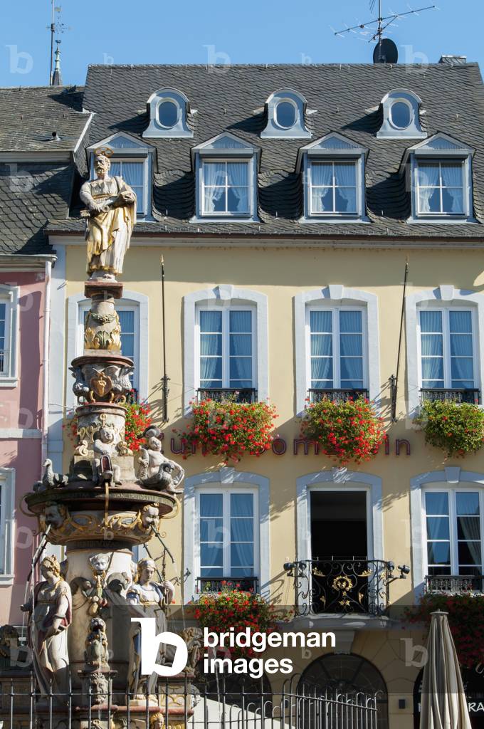 Colourful buildings in the market place, Trier, Rheinland-Pfaltz, Germany (photo)
