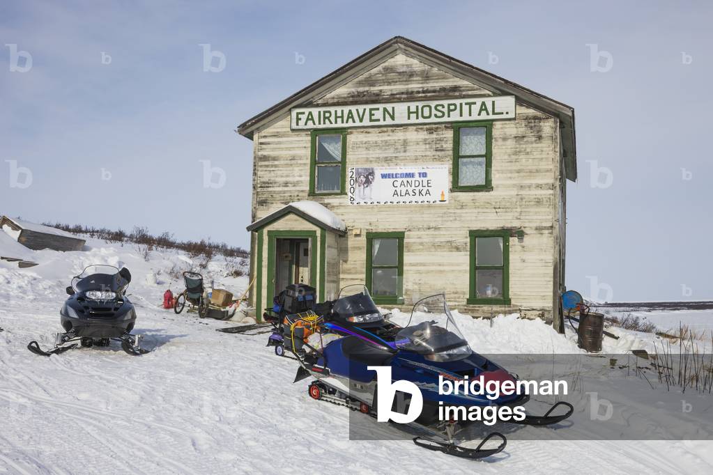 Historic buildings in the ghost town of Candle, Alaska, the halfway checkpoint for the 2008 All Alaska Sweepstakes sled dog race (photo)