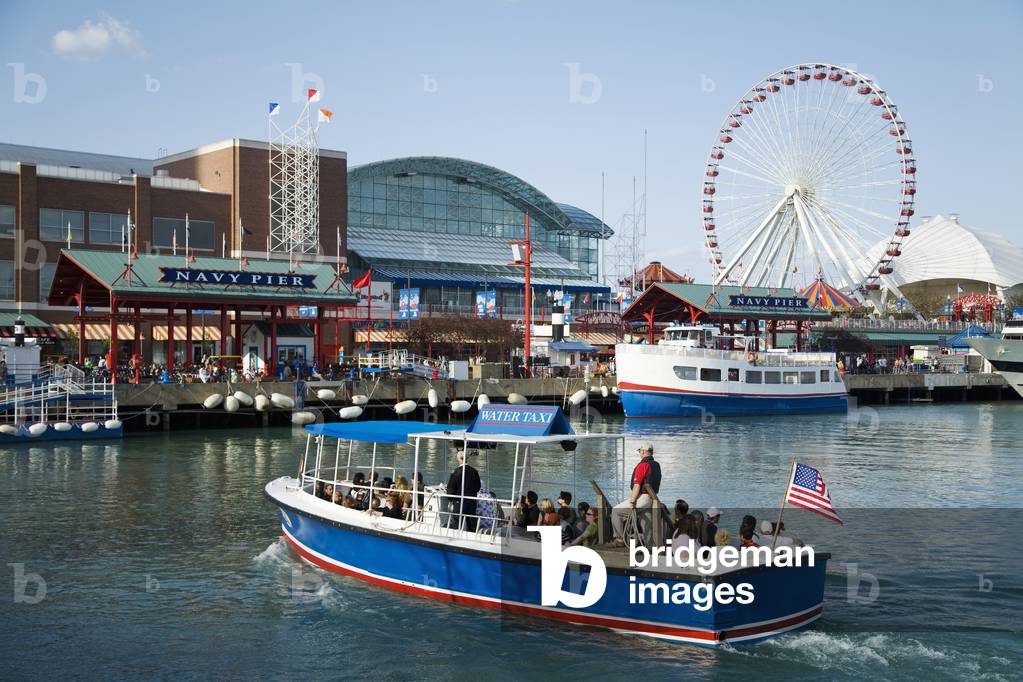 Water Taxis  and Boats at Navy Pier, Chicago, Illinois, USA (photo)