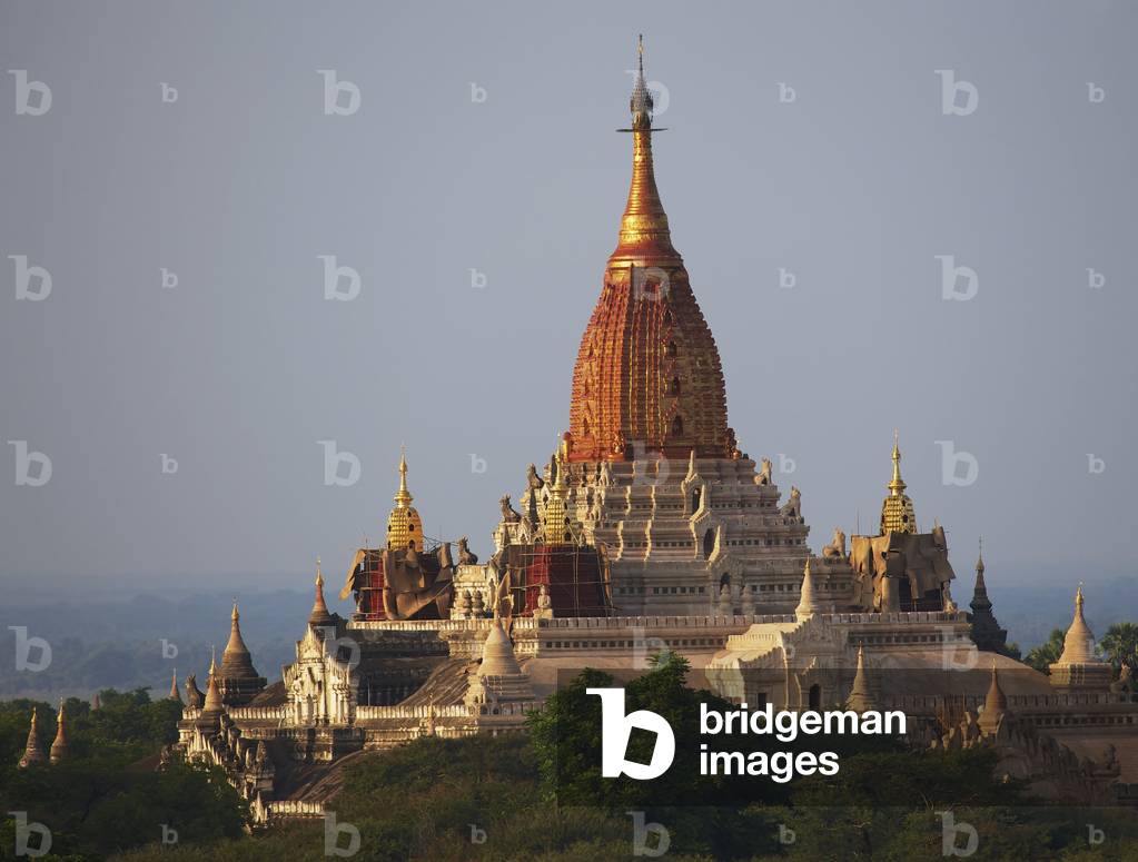 Pagoda in Bagan, Upper Burma, Myanmar (photo)