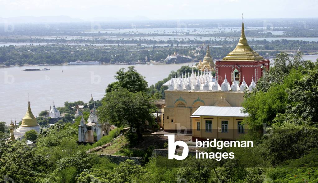 Sagaing Pagoda, near Mandalay, on the banks of the Irrawaddy River, Mandalay, Burma (photo)