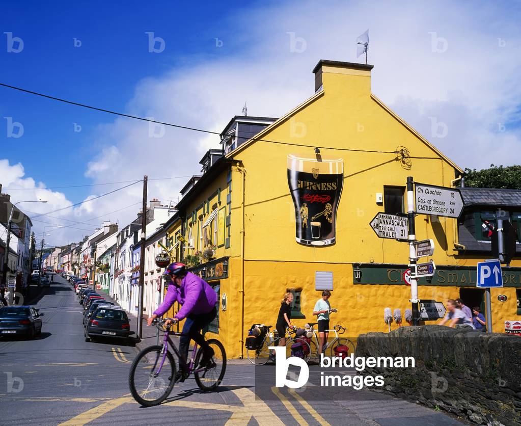 Downhill, Co Derry, Northern Ireland, Richmond House & Lion's Gate (photo)