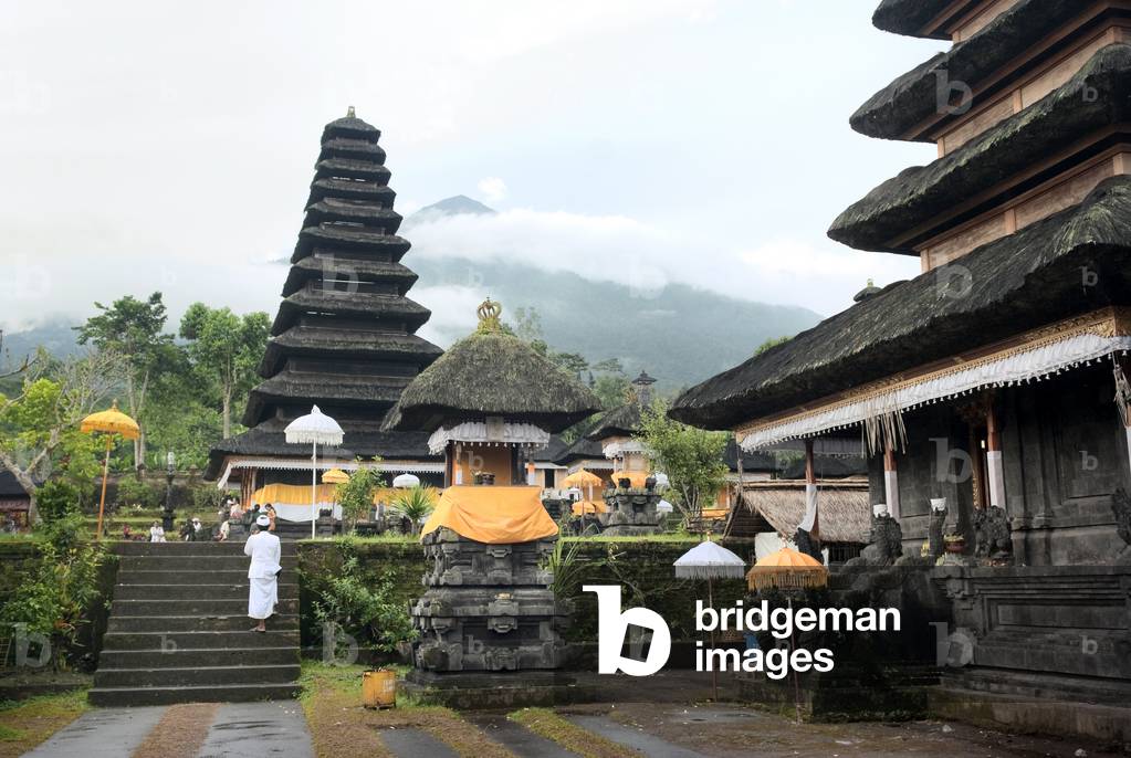 Pura Besakih temple, Bali, Indonesia (photo)