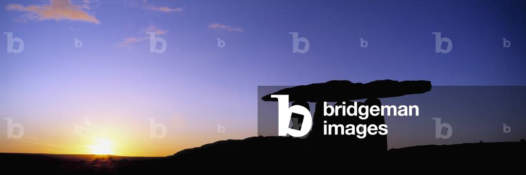 Poulnabrone Dolmen, The Burren, Co Clare, Ireland (photo)