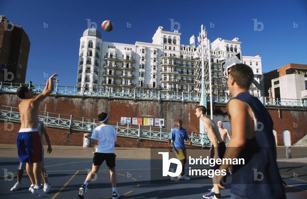 Basketball, Seafront, Brighton, UK (photo)
