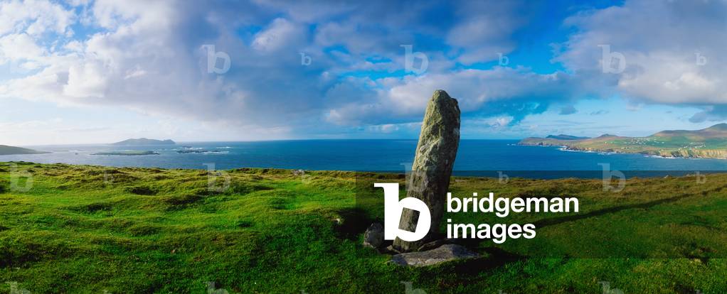 Ogham Stone, Dunmore Head, Dingle Peninsula, Co Kerry, Ireland (photo)