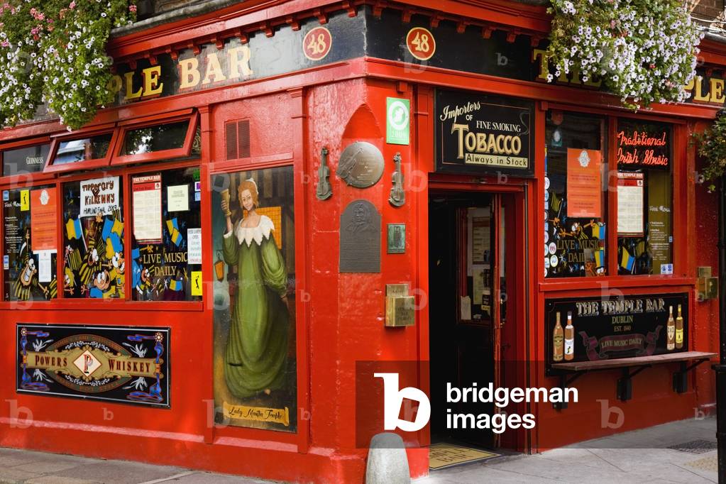 Dublin, Ireland; Temple Bar (photo)