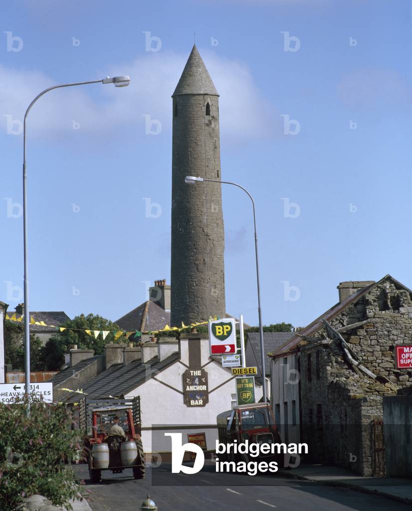 Killala Village,Co Mayo,Ireland;Village Pub And Round Tower (photo)