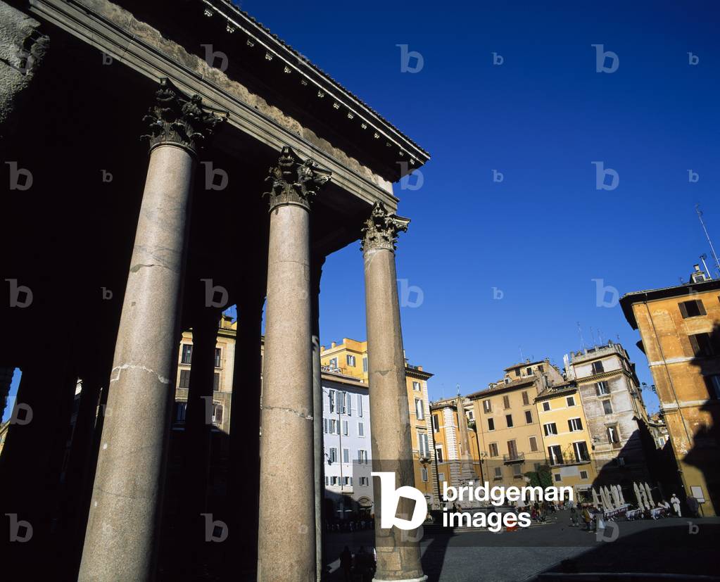 View of the Portico of Pantheon and Piazza della Rotonda, Rome, Italy (photo)